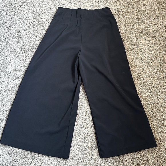 Lea & Viola Black Wide-Leg Cropped High Waisted Pleated Front Culottes Size S - Picture 6 of 6